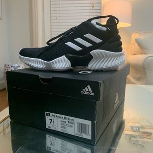 NEW Adidas Pro Bounce 2018 Low Basketball shoes